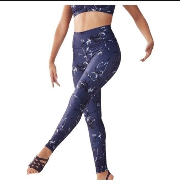 Fabletics | High-Waisted PowerHold Floral Leggings - Picture 1 of 8